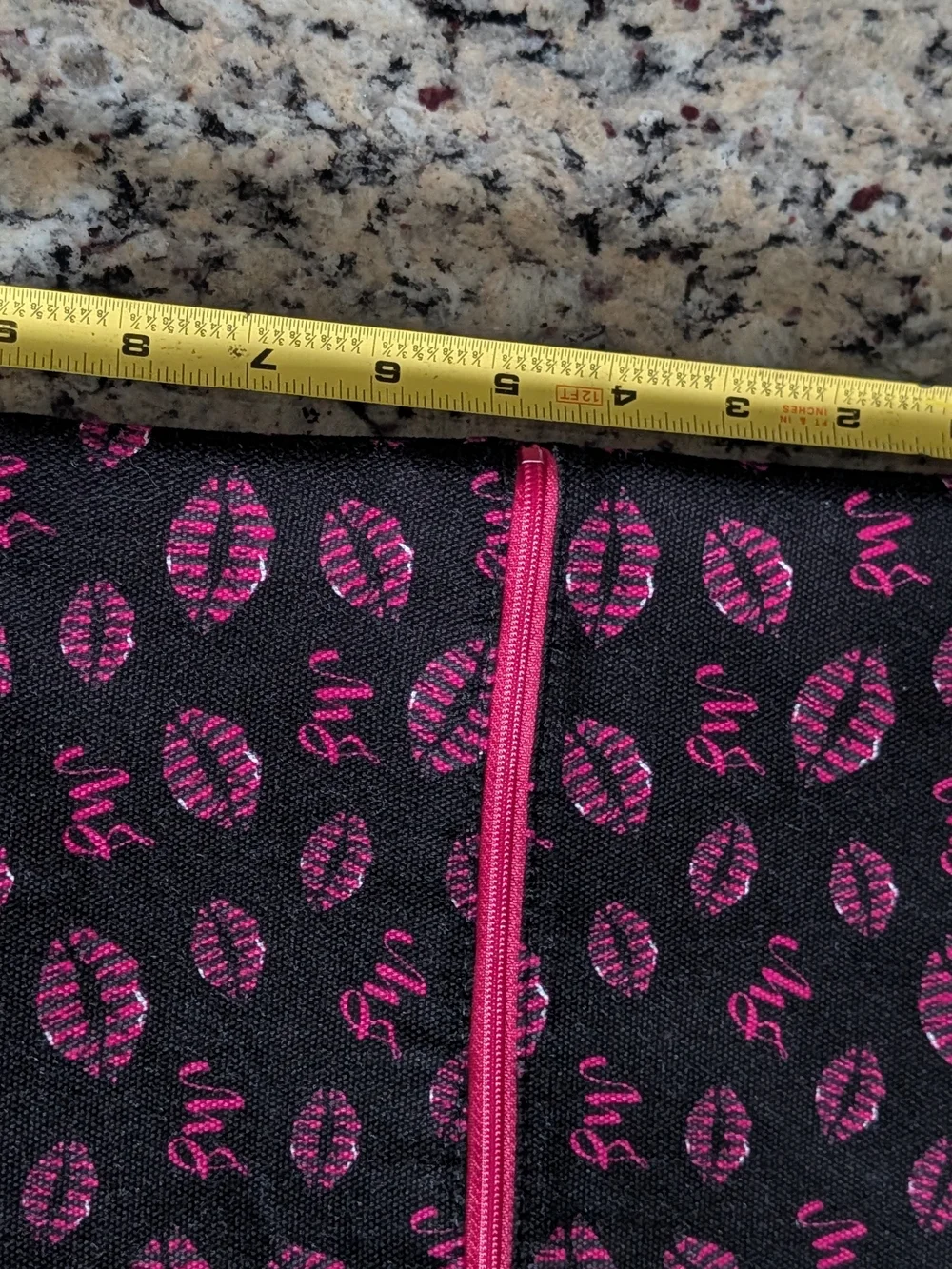 NWT'S Makeup Junkie Bags~Kiss Print Set~Mini & Large Flat Lay